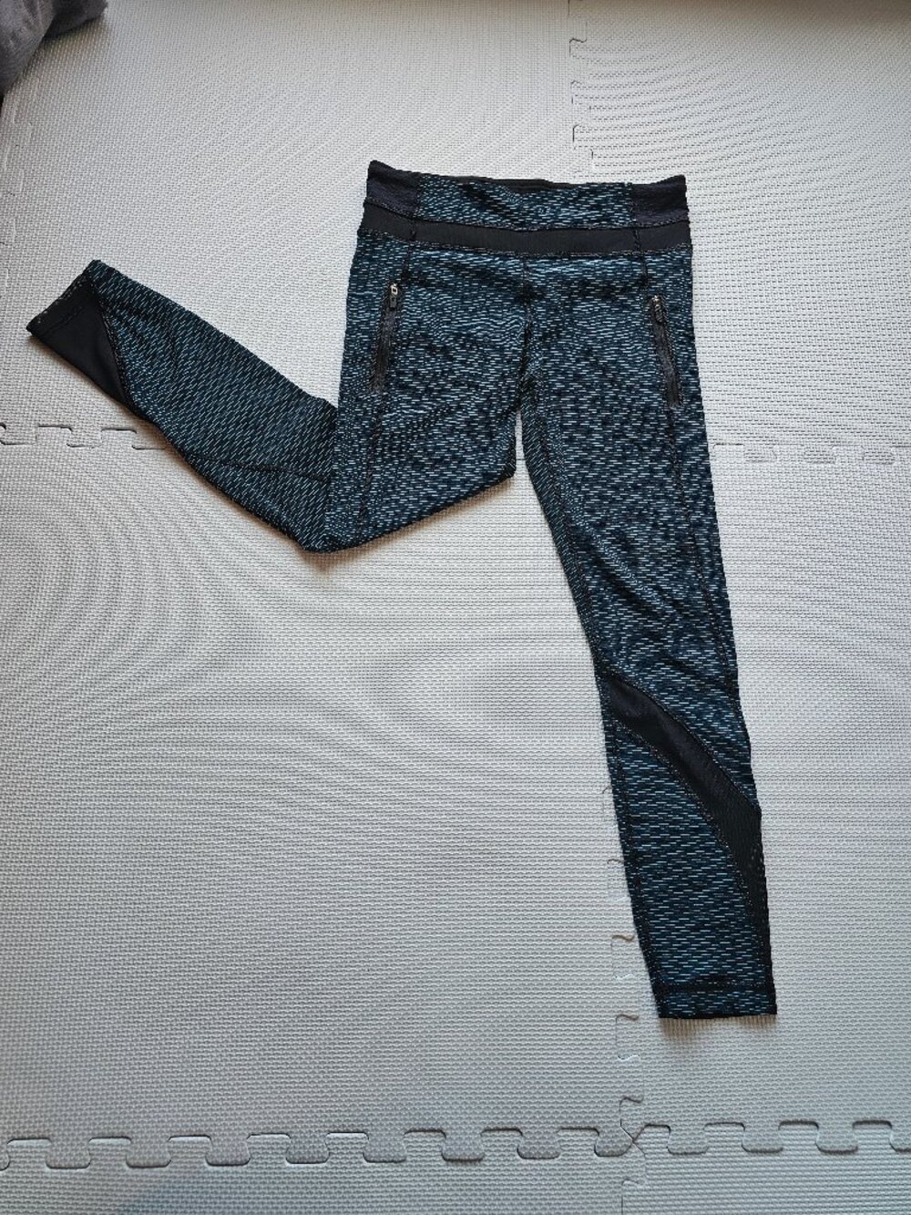 Lululemon Inspire Tight II women's size 6